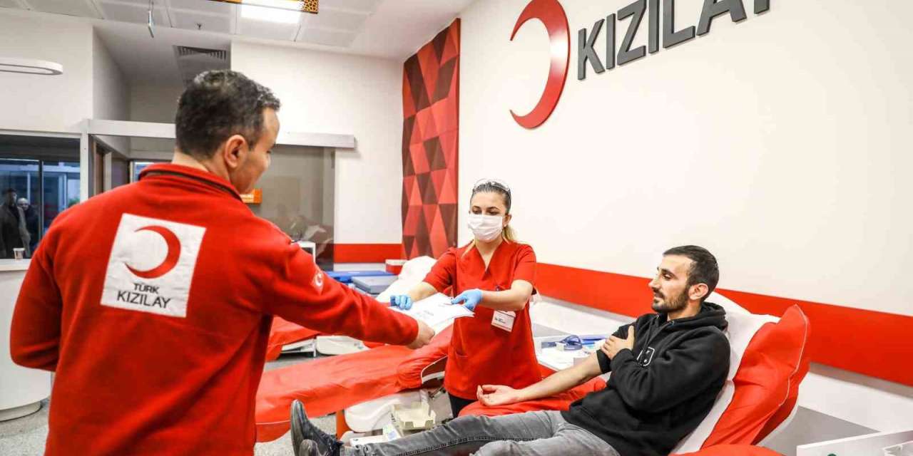 Kızılay’a yılın ilk 5 ayında 1,2 milyon ünite kan bağışı yapıldı