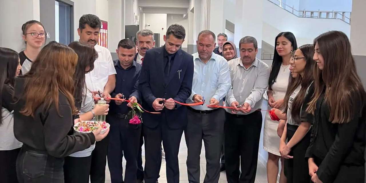 Okul koridorlarında sanat rüzgarı: Keskin Anadolu Lisesi tabloları büyüledi