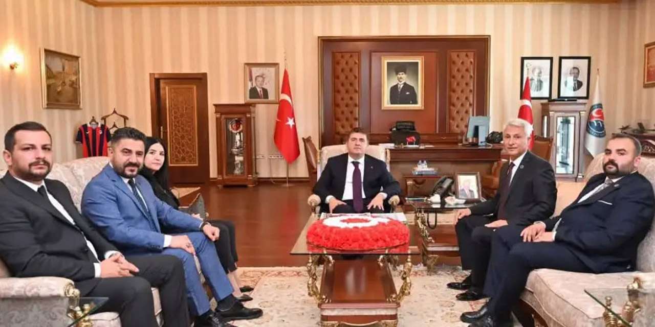 Kırıkkale Valiliği'nde siyaset ve bürokrasi buluşması: MHP heyeti Vali Sarıibrahim ile görüştü