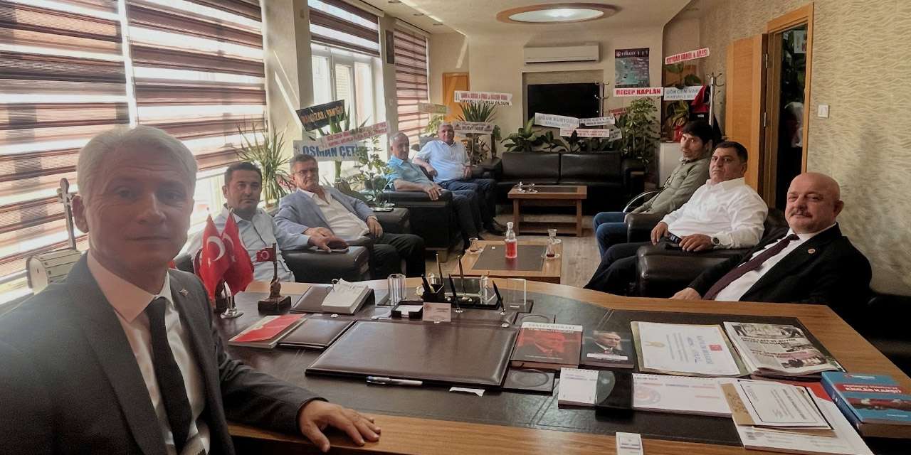 Kırıkkale Cumhur İttifakı'nda tam uyum: AK Parti İl Genel Meclis üyeleri MHP İl binasındaydı