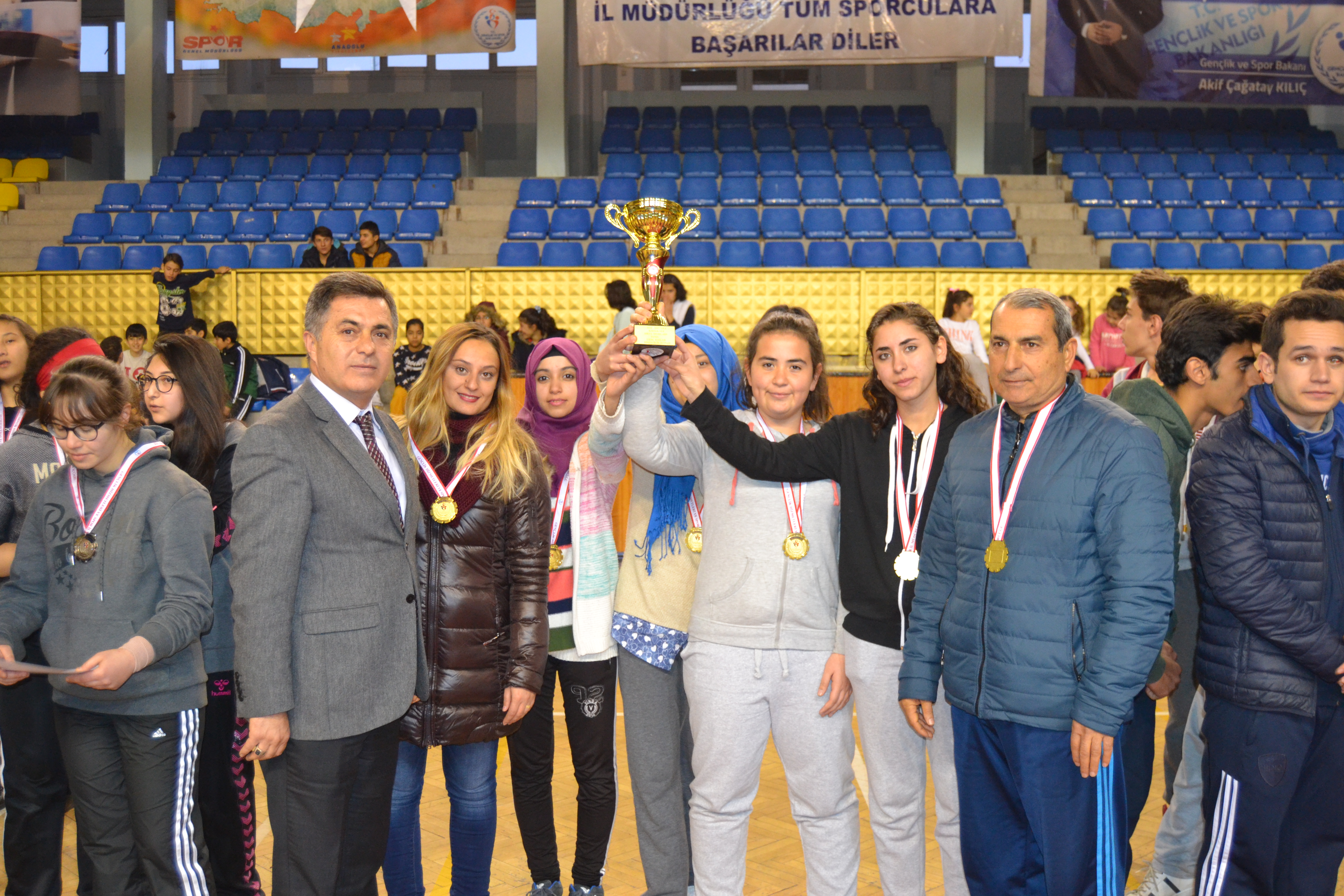 Raketler yarıştı