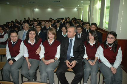 Güner öğrencilerle buluştu