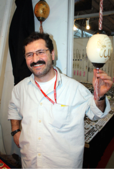 Hat sanatıyla birleşen deve kuşu yumurtası evlerin baş tacı oldu