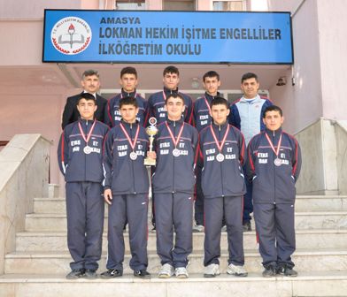 İşitme engelliler okulu güreşte Türkiye birincisi oldu