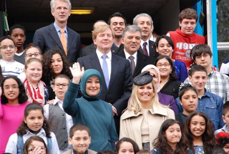Cumhurbaşkanı Gül, Hollandalı öğrencilere ders verdi