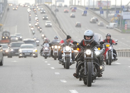 Rusya’da motorculardan dev sezon açılışı