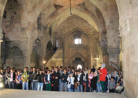 Üniversite öğrencileri, Divriği Ulucami'yi ziyaret etti