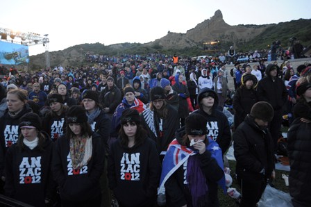 Binlerce Anzak Gelibolu’da atalarını andı