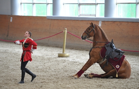 Rus Kozaklardan nefes kesen ata binme gösterisi