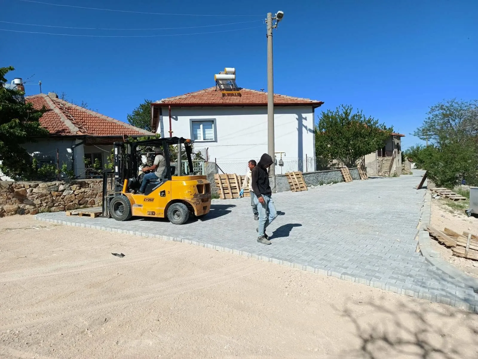 elebi1.webp