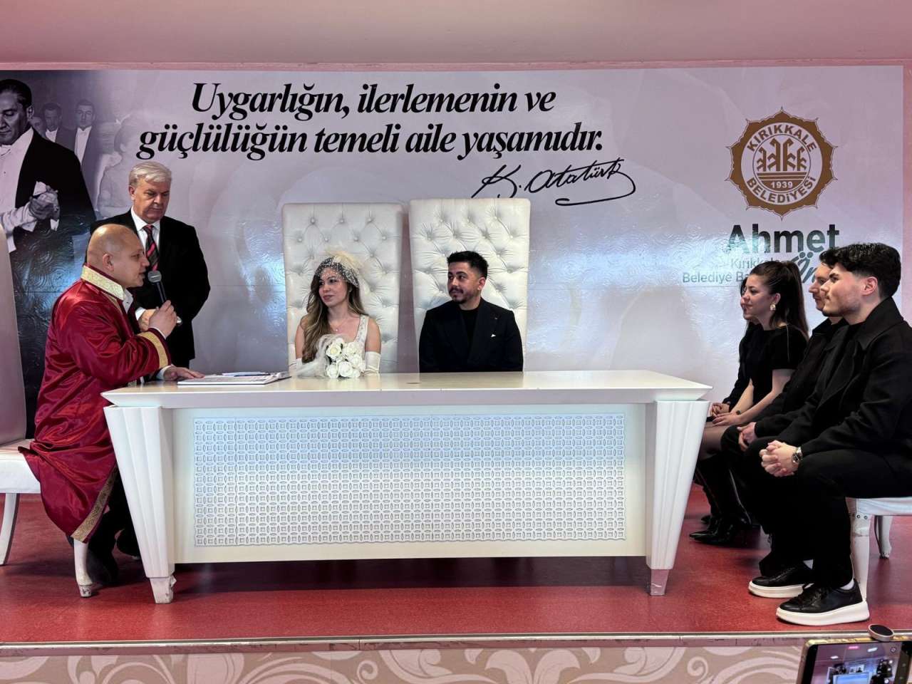 633015940-1490398523093765-9136826917359665326-n