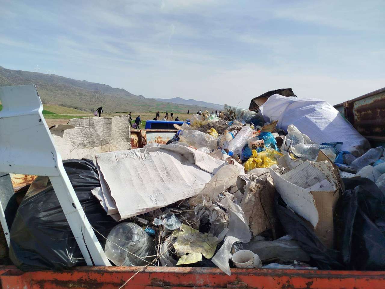 yol-kenari-atik-toplama-ve-geri-donusum-faaliyeti