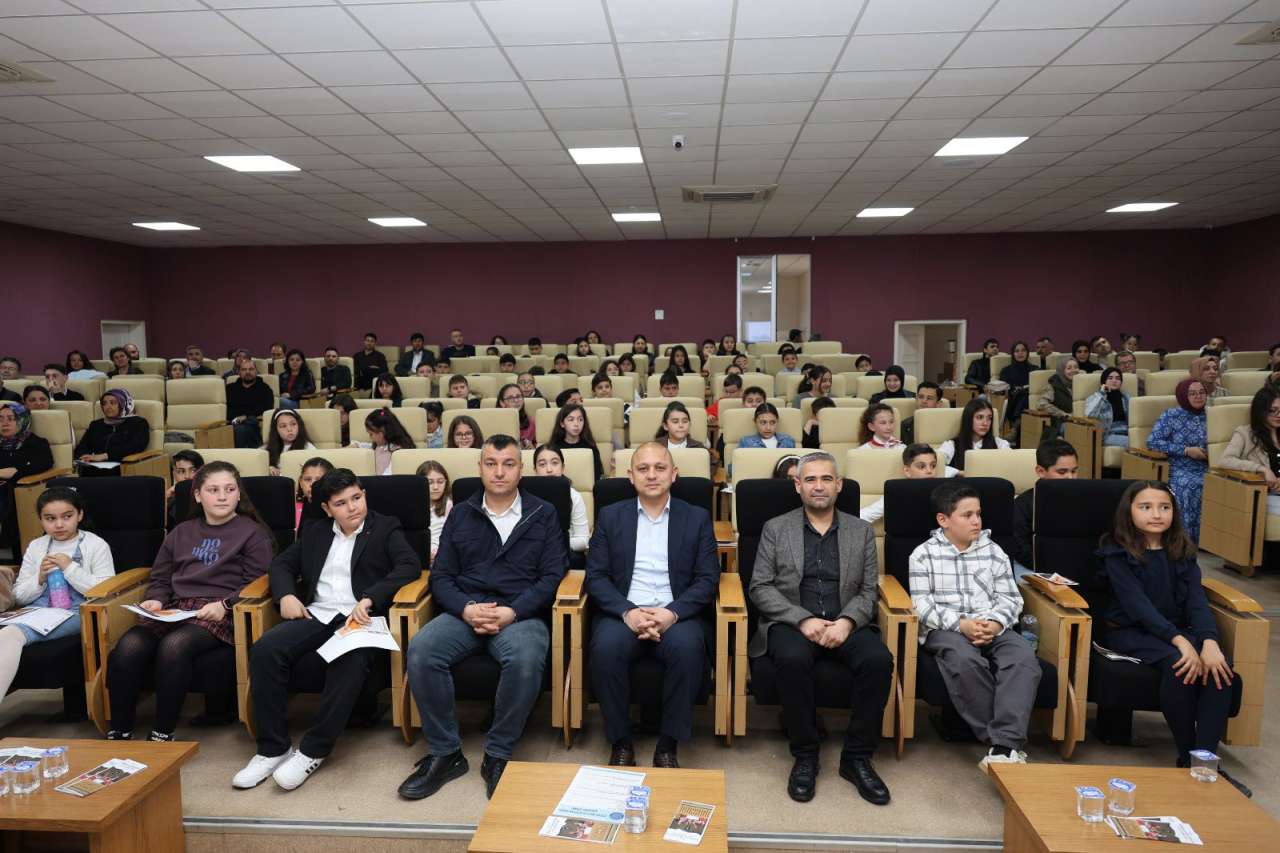 kirikkale-belediye-baskani-ahmet-onal-cocuk-meclisi-toplantisi2