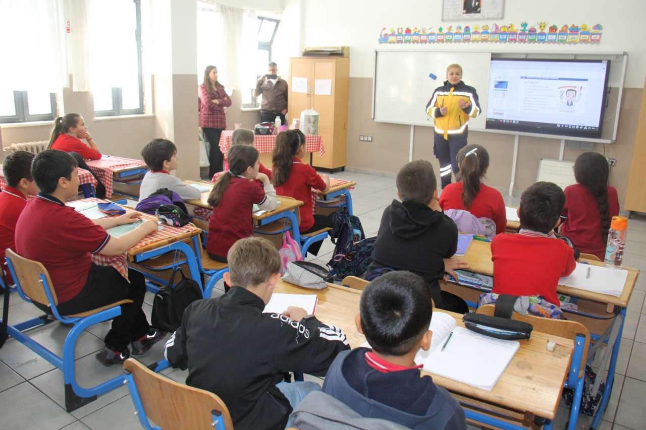 acil-saglik-hizmetleri-ogrenci-egitimi