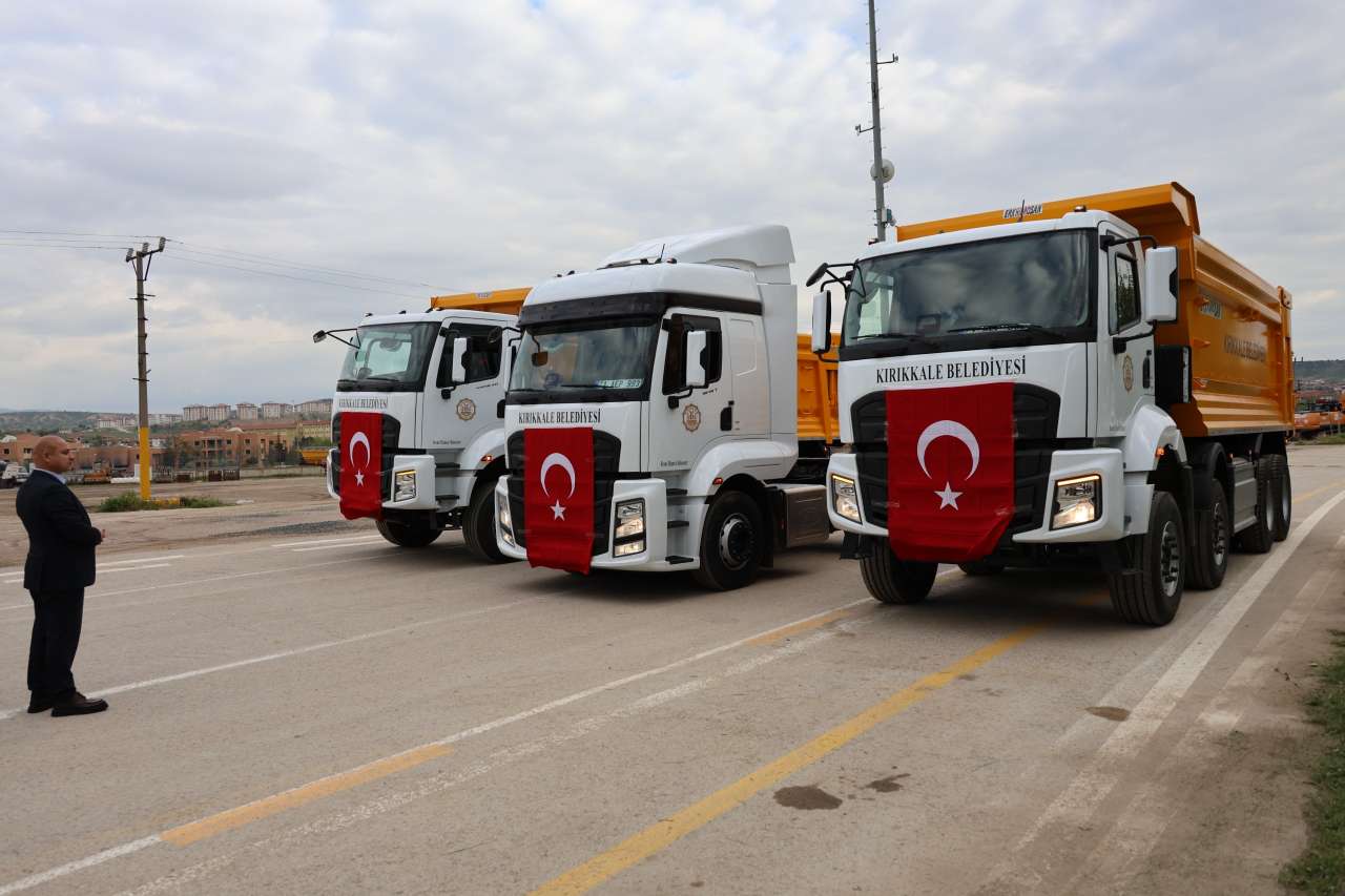 kirikkale-belediyesi-hafriyat-kamyonu-ve-tir