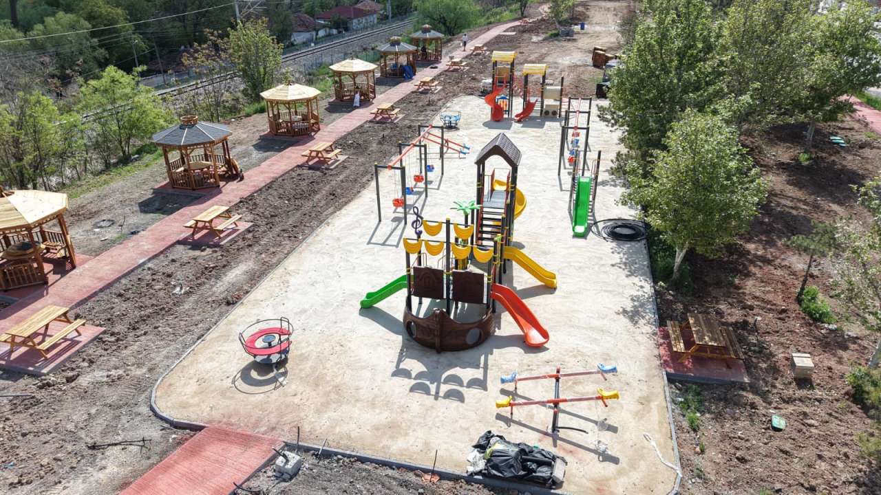 kirikkale-belediyesi-park-peyzaj-ekipleri