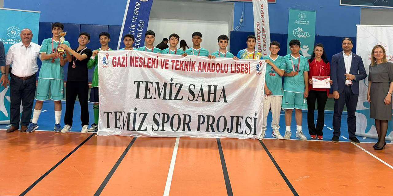 sehit-nebi-gundogan-anadolu-lisesi-kupa-toreni