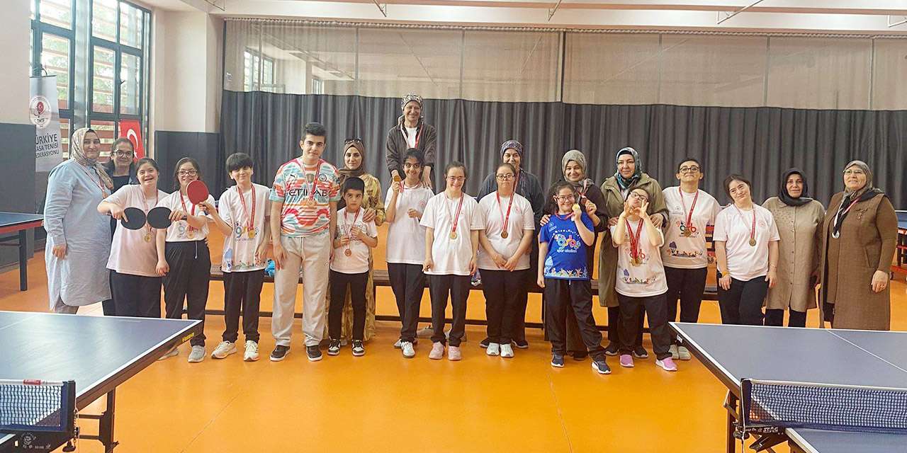 kirikkale-ozel-sporcular-masa-tenisi-turnuvasi