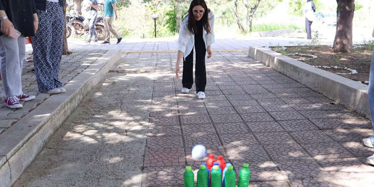 tugba-baran-kaya-egitim-fakultesi-sergi