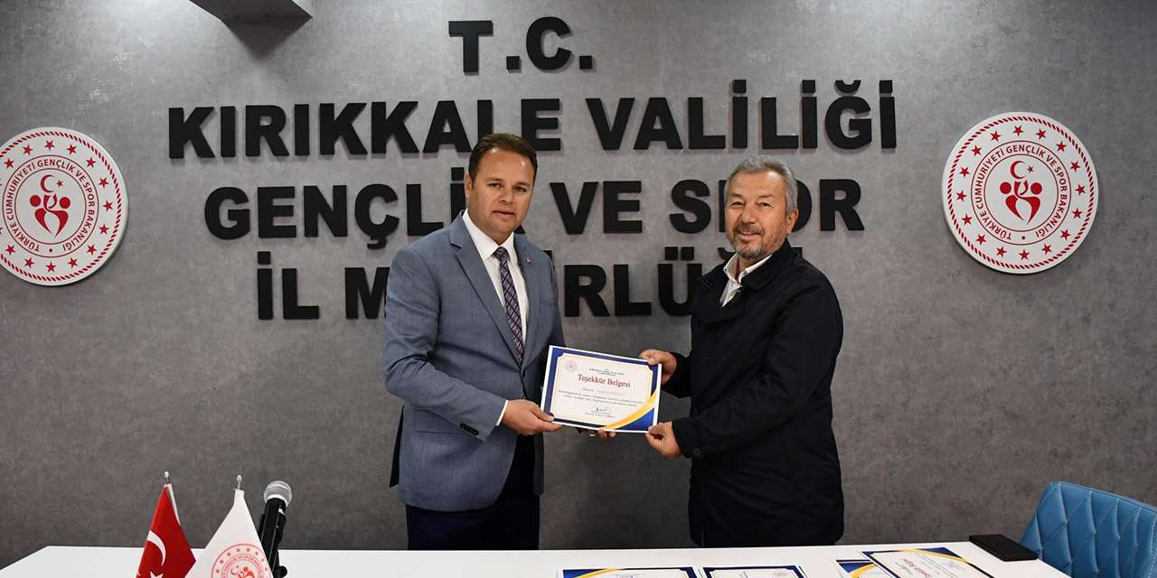 hamza-gunes-tesekkur-belgesi-takdimi