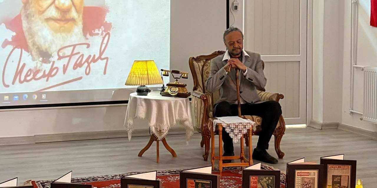 necip-fazil-kisakurek-siir-dinletisi-bahsili