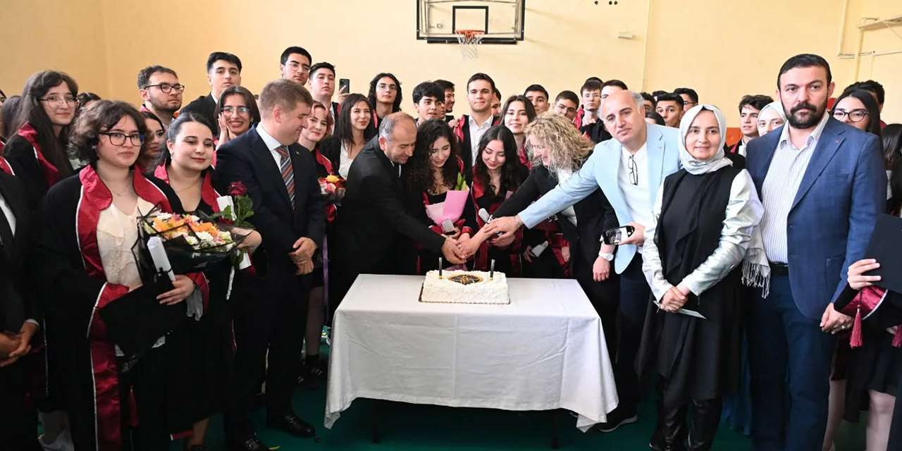 vali-sariibrahim-dereceye-giren-ogrencilere-odul-takdimi