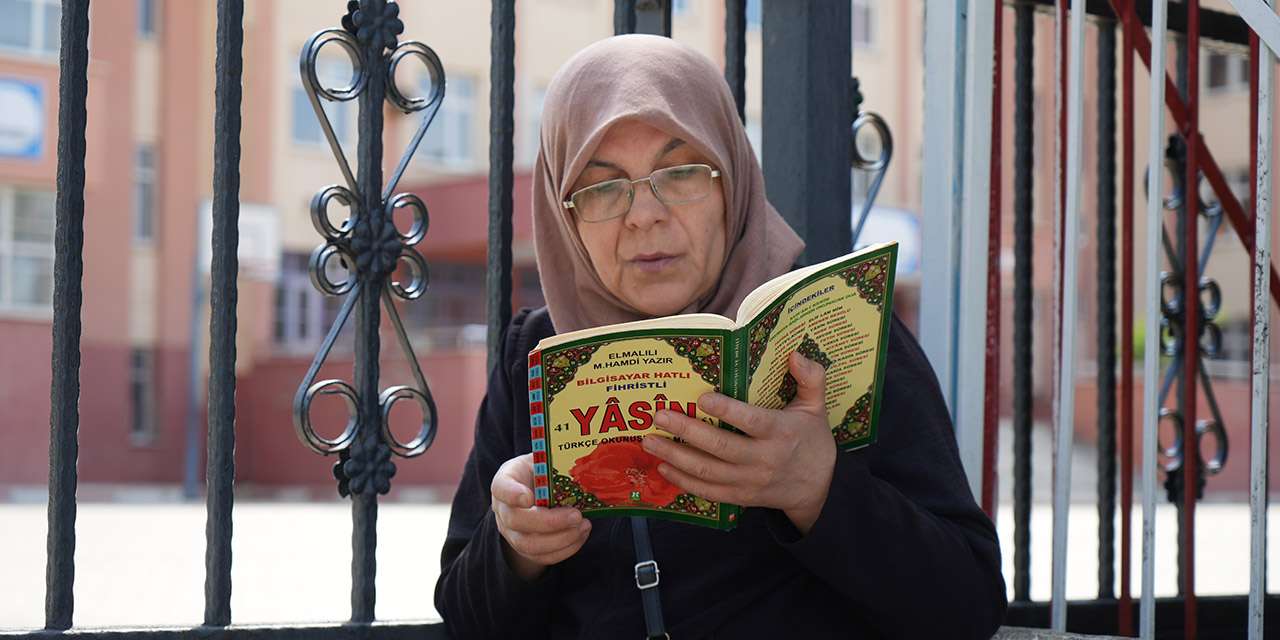 lgs-velileri-okul-bahcesi-dua-kuran