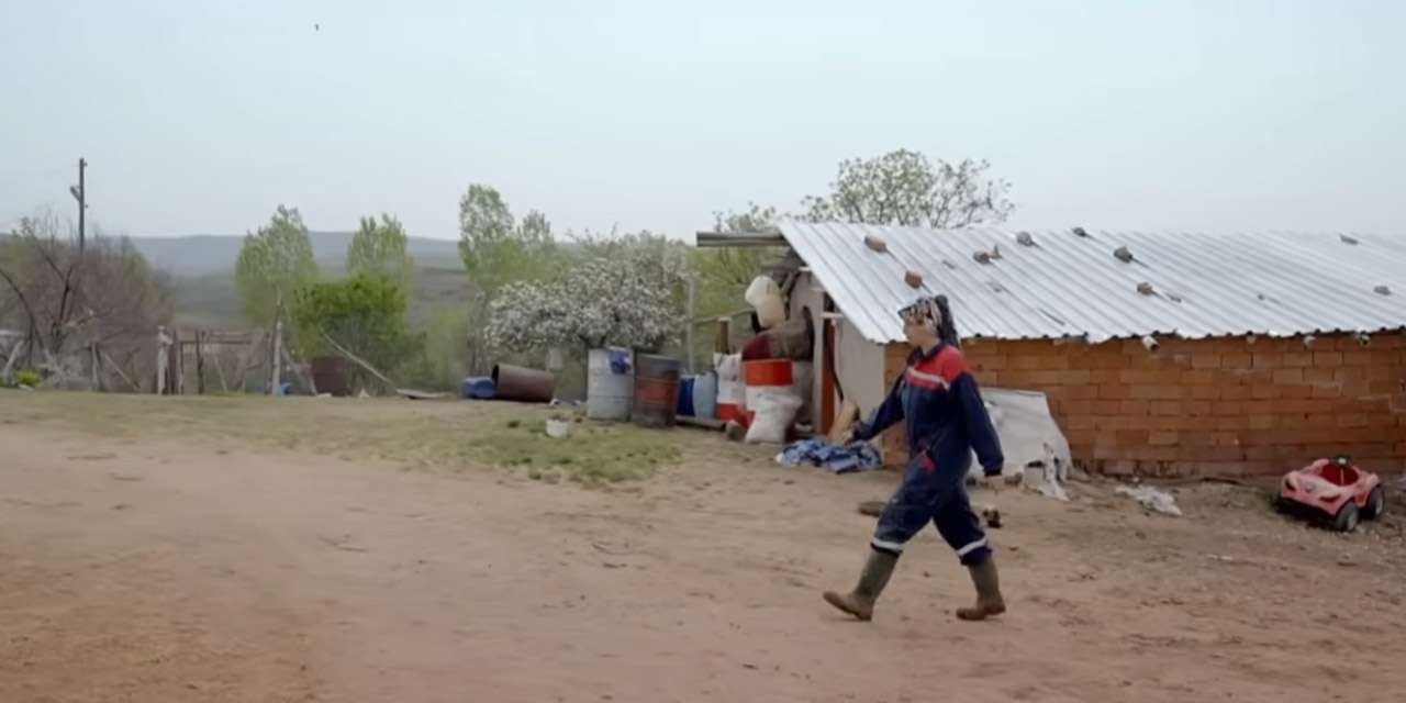 trt-1-hayallerinin-pesinde-programi-selma-ogretmen1