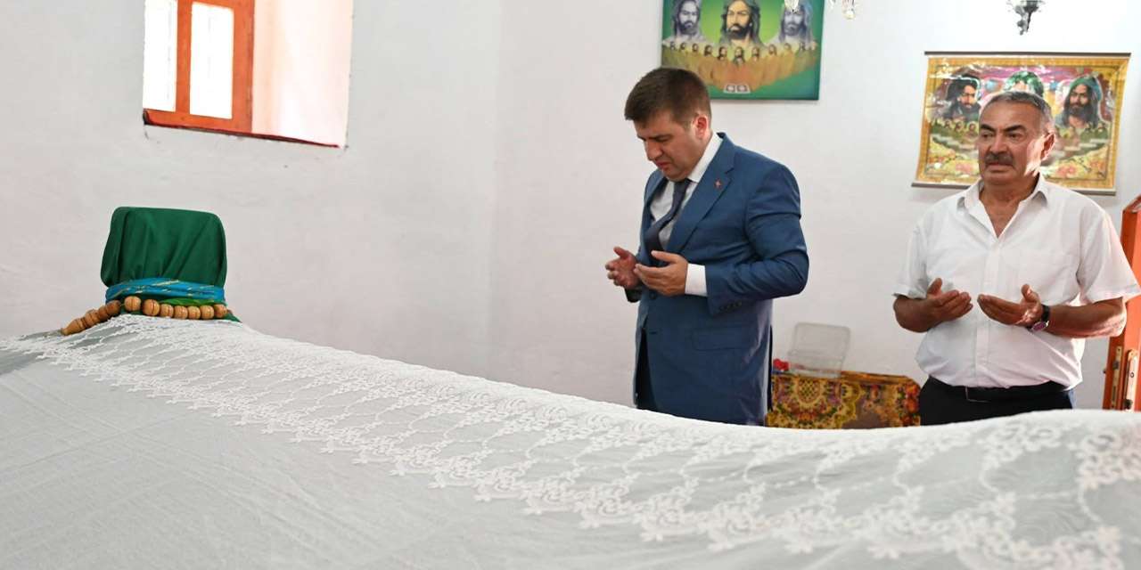 vali-sariibrahim-hasandede-turbesi-dua-ani
