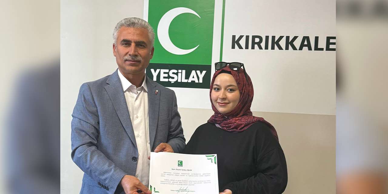 yusuf-calik-ve-sosyal-hizmet-ogrencileri-hatira-fotografi
