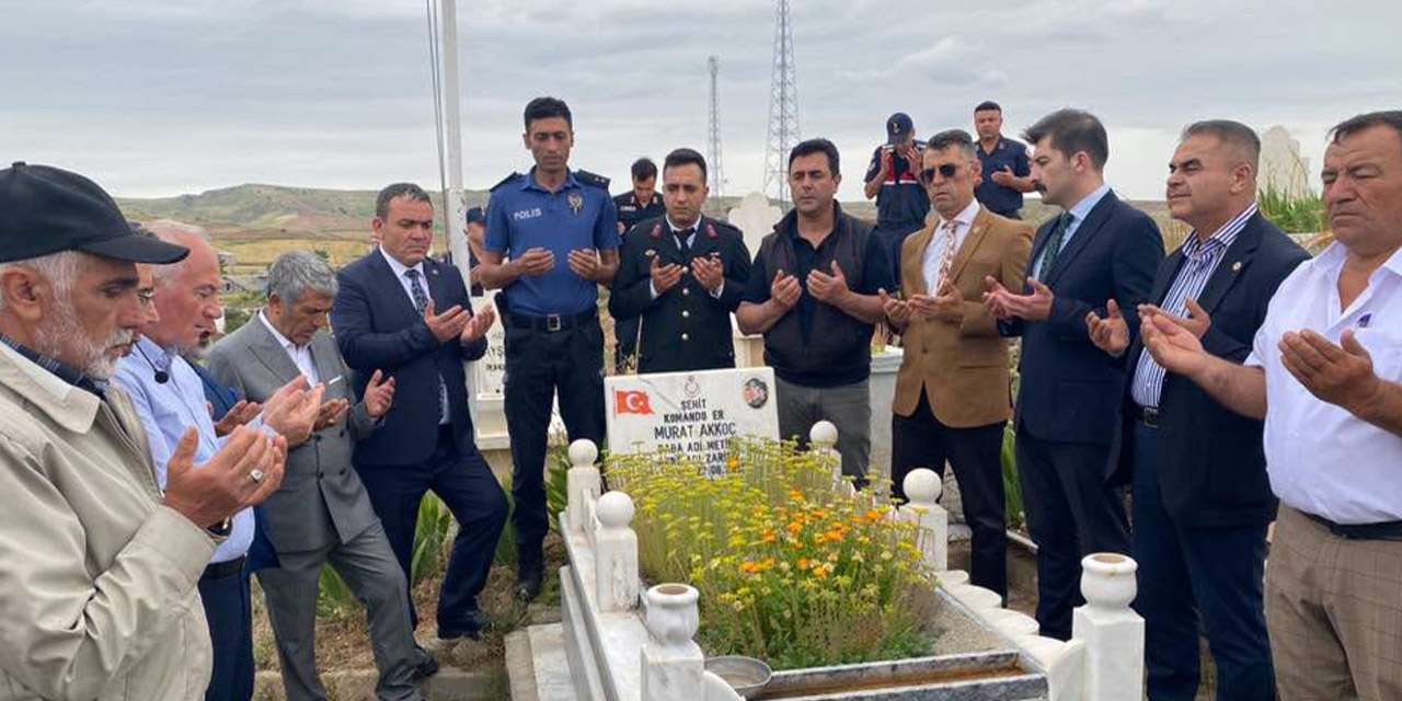 sehit-piyade-komando-er-murat-akkoc-mezar-ziyareti2