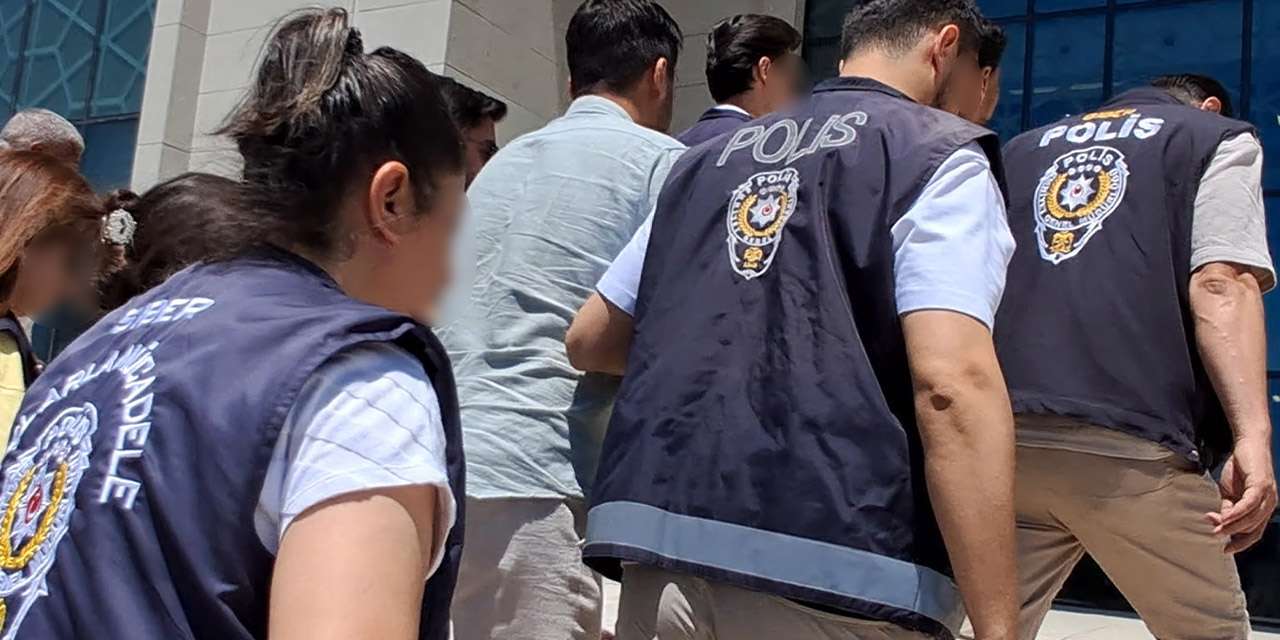 yasa-disi-bahis-operasyonu-ele-gecirilen-para-ve-materyaller
