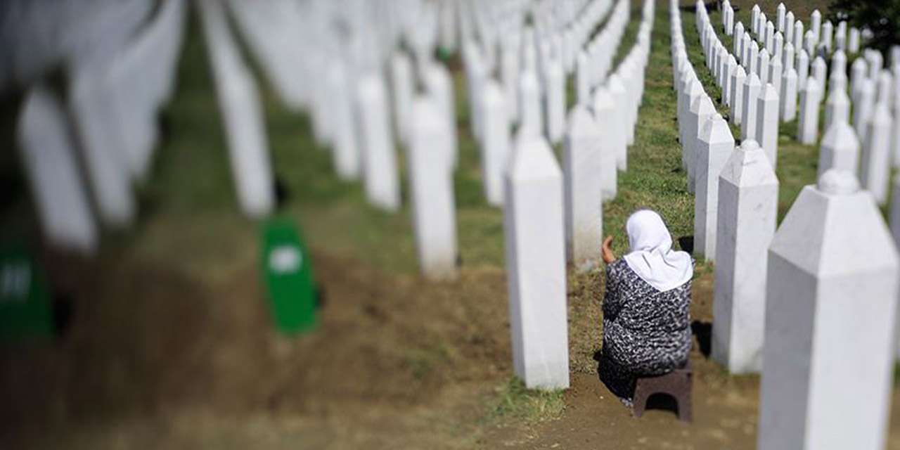 srebrenitsa-sehitligi-8372-anit-tasi