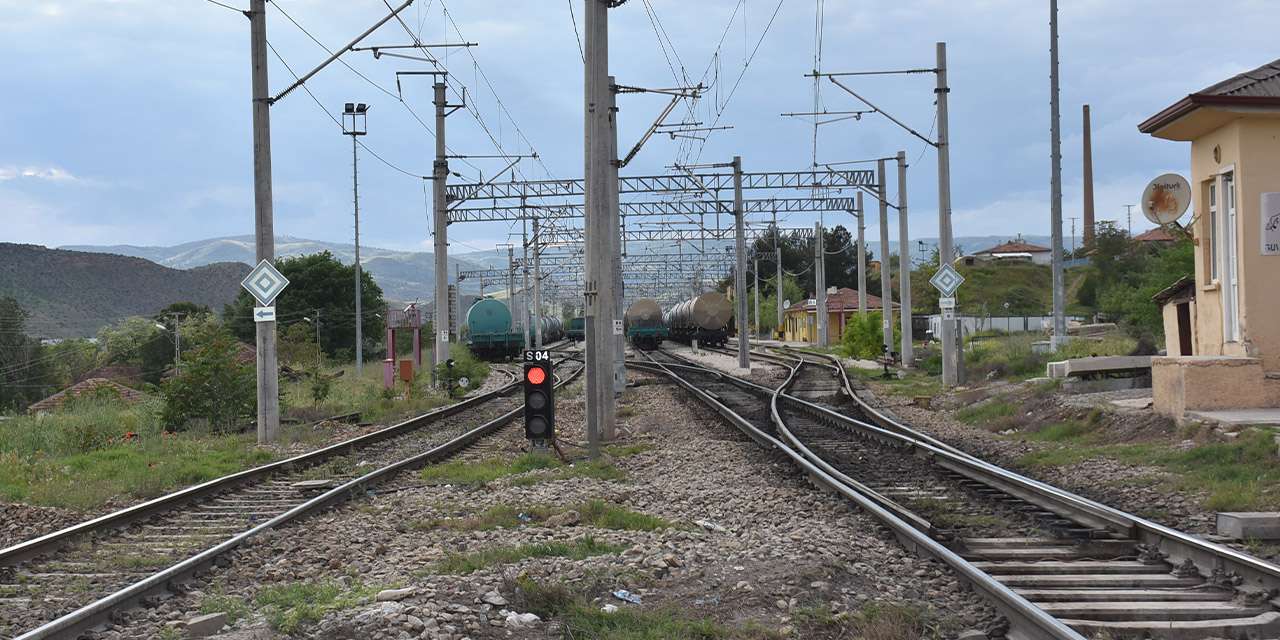4-eylul-mavi-treni-yahsihan-peronu